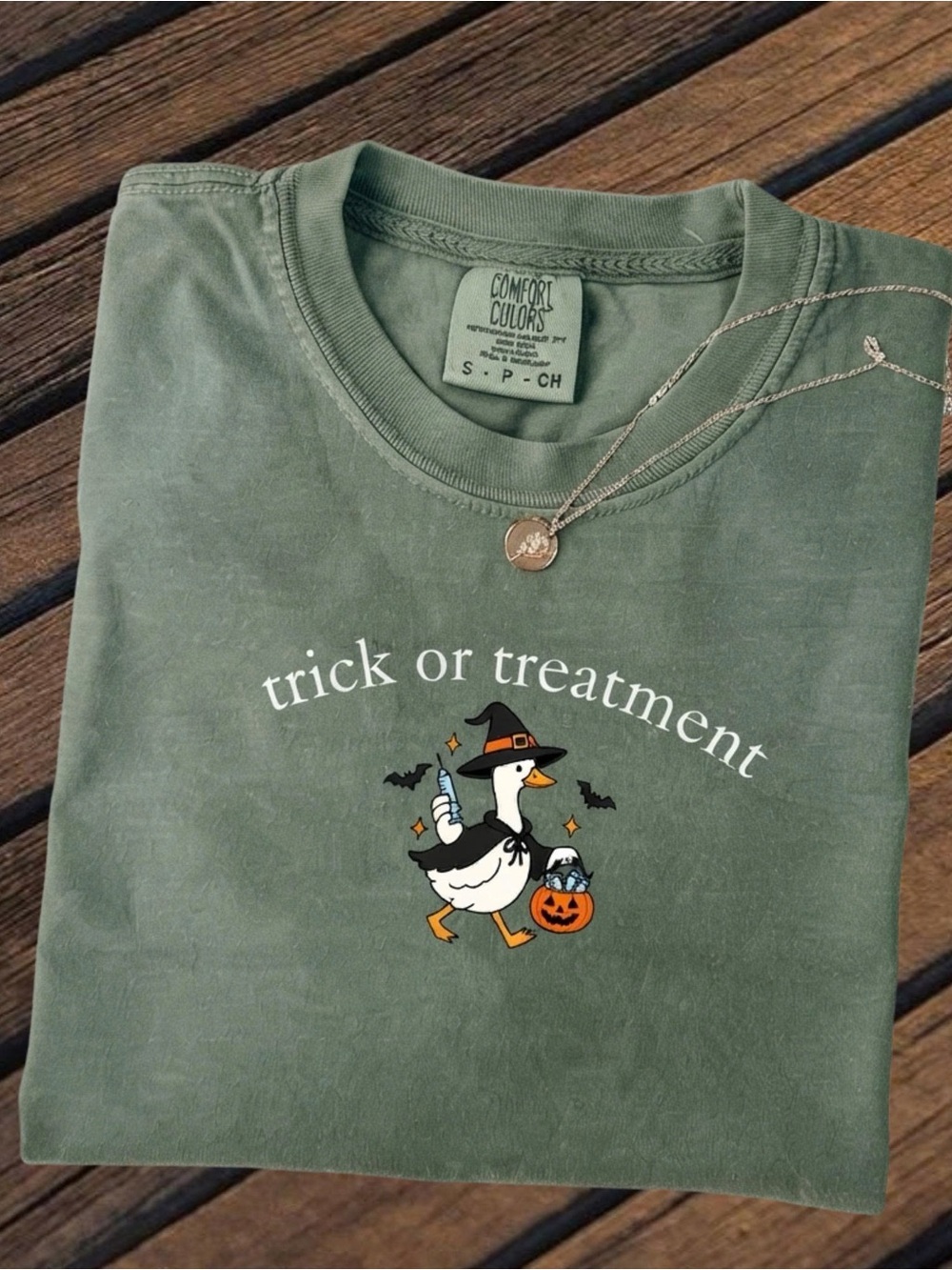 Comfort Colors Green Duck 'Trick or Treatment' Halloween Short Sleeve T-shirt